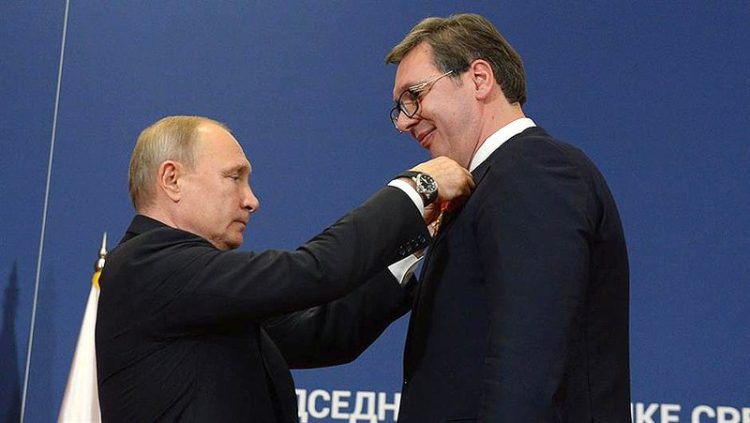 Vetëm Putin mund ta shpëtojë Vuçiçin nga protestat në Serbi