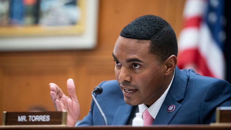 Kongresisti Torres: ShBA-të të qëndrojnë me Kosovën – pse Blikeni po hesht për provokimet e Serbisë?