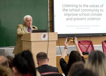 Profesori izraelit ligjëron në konferencën e Psikologjisë në Prishtinë
