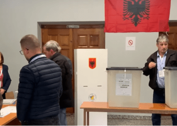 Parregullsi dhe presion mbi votuesit