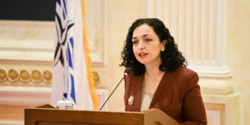 Presidentja: Vuçiqi është kopje e Putinit