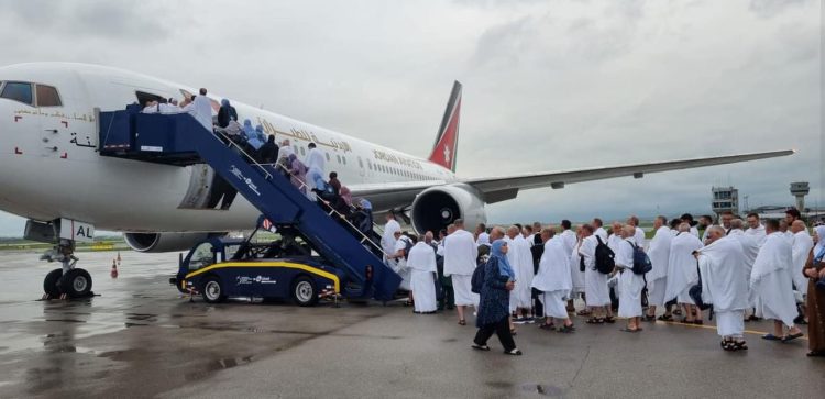 Grupi i parë i besimtarëve myslimanë nga Kosova nisen për në haxh