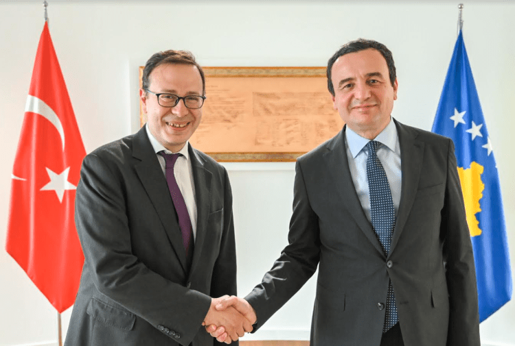 Kurti flet për thellim të raporteve Kosovë -Turqi, e falënderon ambasadorin për 500 ushtarët