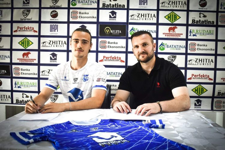 Llapi blindon super mesfushorin Elton Vllasa me kontratë profesionale