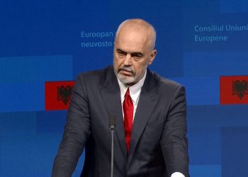 Rama propozon zgjidhjen për situatën në veri: Serbët të kthehen në institucione, Kosova të shpallë zgjedhje të jashtëzakonshme