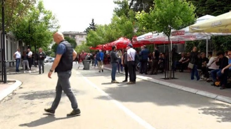 Vazhdojnë protestat në veri