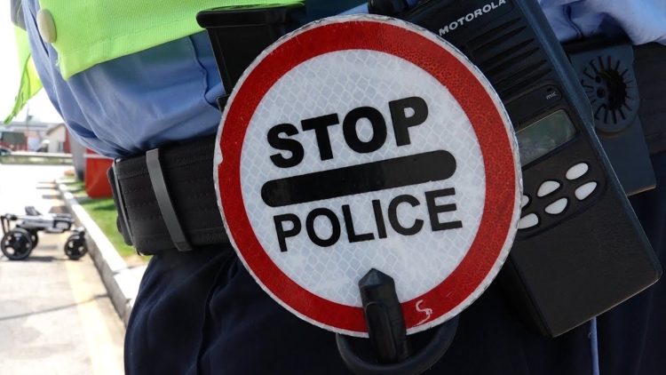 Voziti 156 km/h – shoferi dënohet me 300 euro dhe i merret patentë shoferi për tre muaj