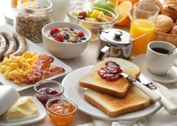 Çfarë i ndodh trupit tuaj kur nuk konsumoni mëngjes
