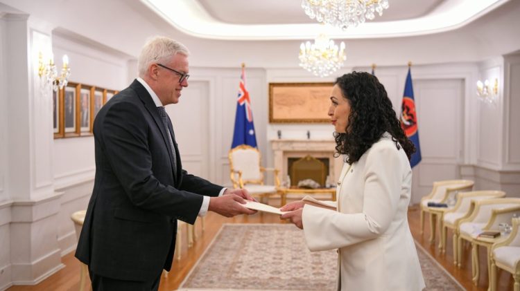 Osmani pranoi letrat kredenciale nga ambasadori i ri i Australisë, Richard Rodgers