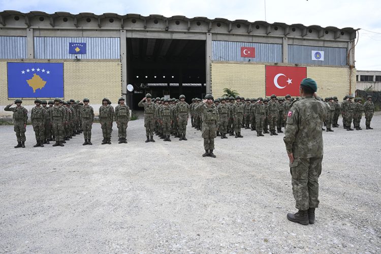 Përfundon transferimi i ushtarëve turq në Kosovë