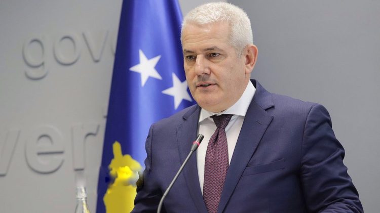 Sveçla flet për konfiskimin e veturës në veri e cila ishte në kërkim nga autoritetet gjermane