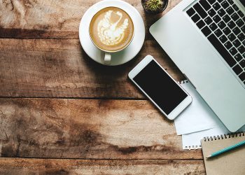 Gabimi që ne bëjmë kur pimë kafe në zyrë