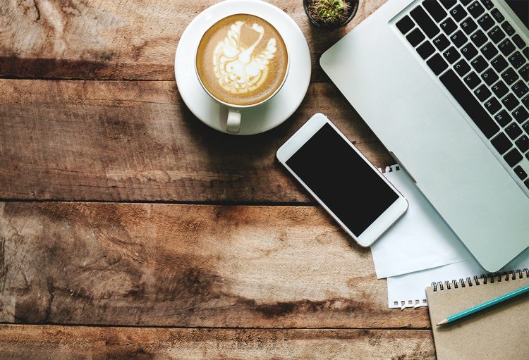 Gabimi që ne bëjmë kur pimë kafe në zyrë