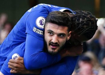 Armando Broja në “radarët” e West Ham, rikthehet interesi për “bomberin” kuqezi