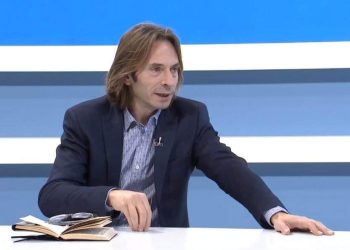 Deri në ç’pikë mund ta mbrojë ambasadori i Amerikës në Beograd një shtet kundër NATO-s