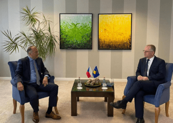 Bislimi në takim lamtumirës me ambasadorin e Çekisë, flasin për zhvillimet në veri
