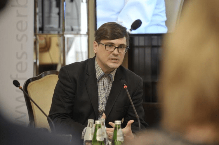 Politologu serb befason me deklaratën: Diçka po luhet me Kosovën, është e përshtatshme për Perëndimin