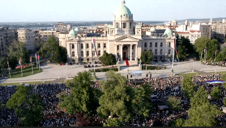 Vela nga Presidenca komenton protestën e qetë në Beograd: Kështu duken kur s’i organizon Vuçiqi