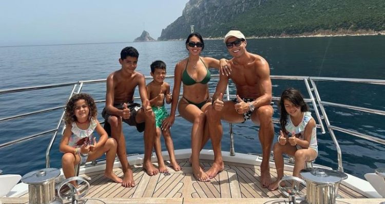 Cristiano dhe Georgina hedhin poshtë zërat për divorc, shfaqen me pushime familjarisht