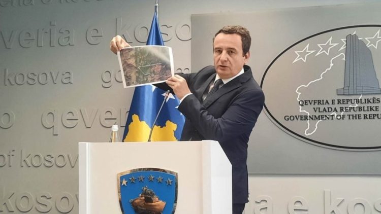 Kurti konfirmon lirimin e policëve, kërkon qortim për Serbinë