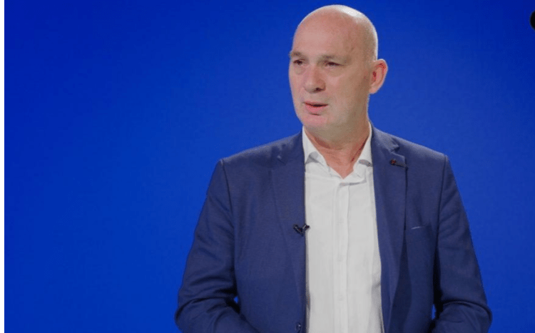 Humolli: Partneriteti nuk është si dëgjueshmëria, nuk mund t’i quajmë ‘mik’ të gjithë ndërkombëtarët