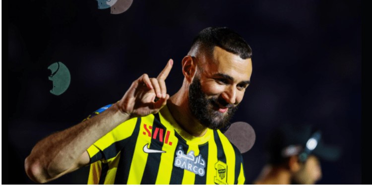 Benzema prezantohet si lojtar i Al-Ittihad në një atmosferë magjepsëse (Video)