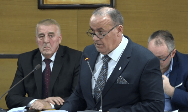 Dorëhiqet nga LDK kryesuesi i Kuvendit të Prishtinës, Fehmi Kupin