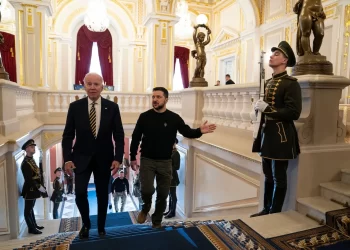 Profesori amerikan: Biden ta inkurajojë Ukrainën që ta njohë Kosovën