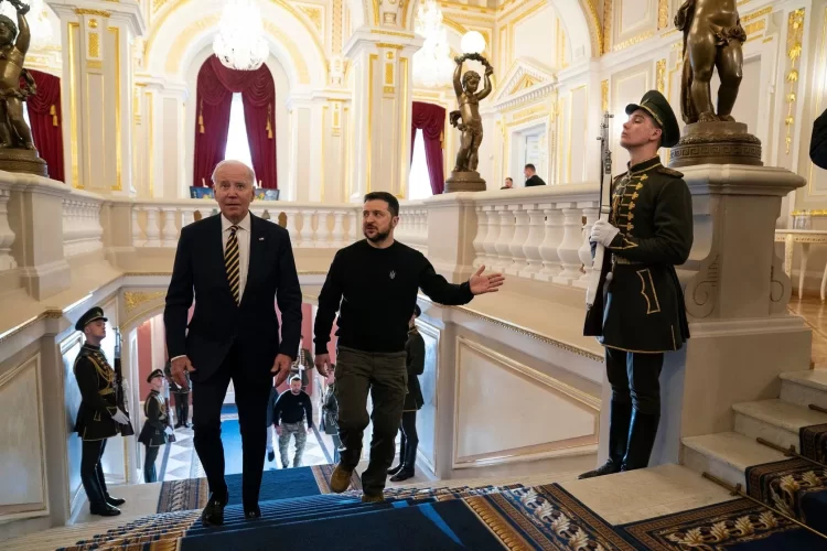 Profesori amerikan: Biden ta inkurajojë Ukrainën që ta njohë Kosovën