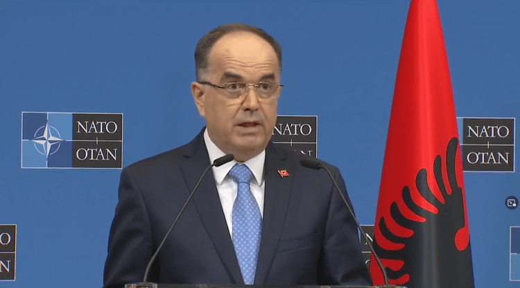 Begaj-Clintonit: Vendimmarrja për Kosovën ju ka vendosur në piedestalin e miqve tanë më të shtrenjtë