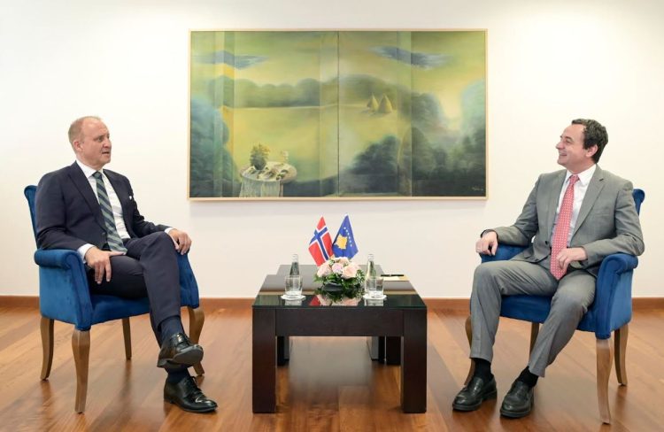 Kryeministri Kurti e pret në takim lamtumirës ambasadorin e Norvegjisë