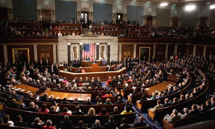 Ish-zyrtari ushtarak dëshmon para Kongresit Amerikan për jashtëtokësorët – deklaratat e tij janë interesante