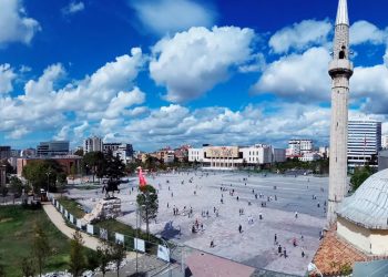 Temperaturat deri në 42 gradë në disa qytete të Shqipërisë