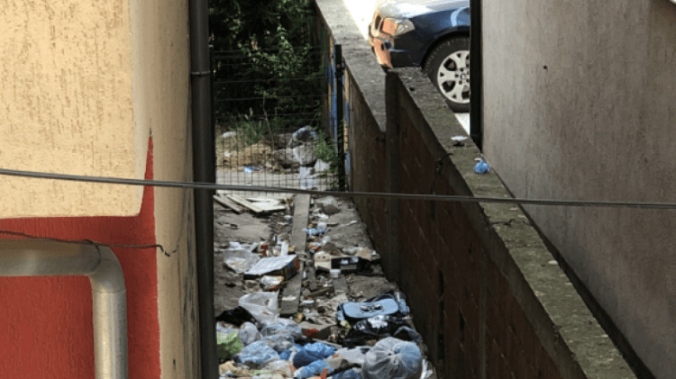 Probleme me mbeturina, ankohen banorët në Fushë Kosovë