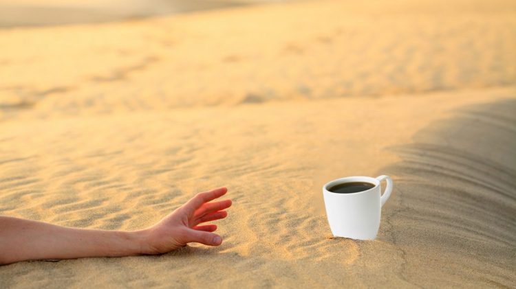 Si ndikon kafeja në organizmin e njeriut në temperatura të larta? Ne të gjithë bëjmë të njëjtin gabim që dëmton shëndetin tonë