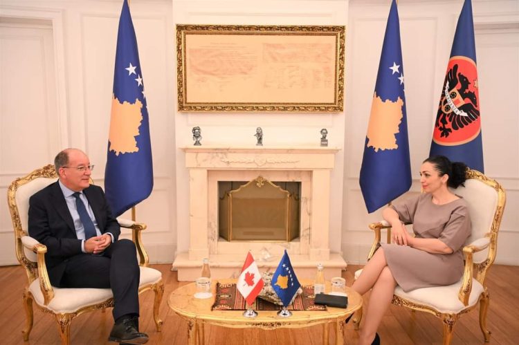 Osmani pret në takim lamtumirës ambasadorin jorezident të Kanadasë në Kosovë