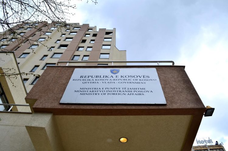 Zëvendësministrja e MPJD-së jep një lajm për diasporën: Do të ketë tri mënyra për të votuar
