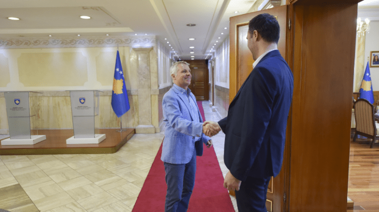 Rohde e quan lëvizje të duhur veprimin e Konjufcës