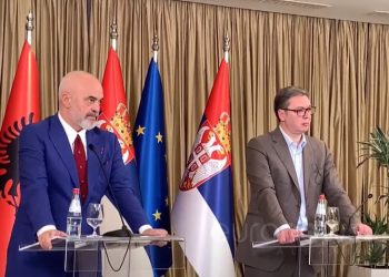 Kritika të ashpra për Ramën: Atë që s’mund ta bëjë presidenti i Serbisë, po e bën shërbyesi i Vuçiqit!