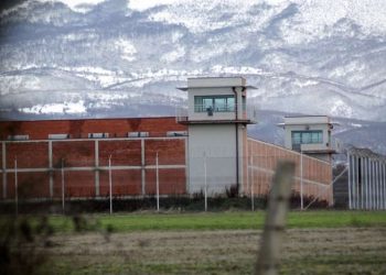 Sërish përleshje në burgun e Dubravës, 42-vjeçarin sulmon të burgosurin tjetër për një fjalë goje