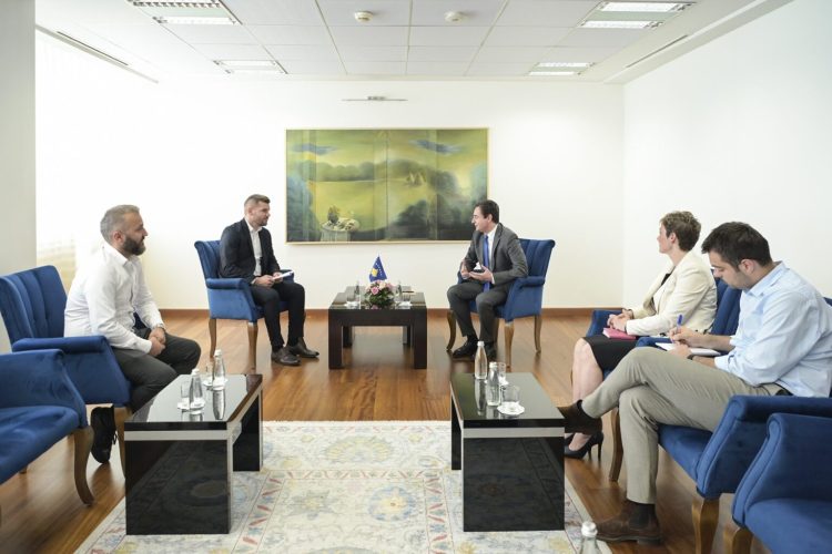 Kurti takon kryetarin e ri të Këshillit Kombëtar Shqiptar në Serbi