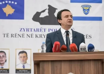 Kurti – Policisë: Vazhdoni pa kompromis luftën ndaj bandave e krimit