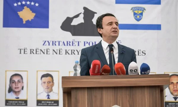 Kurti – Policisë: Vazhdoni pa kompromis luftën ndaj bandave e krimit
