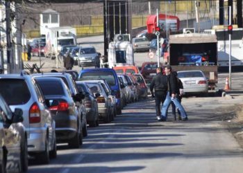 Deri në pesë orë pritje për të hyrë në Kosovë nga Dheu i Bardhë