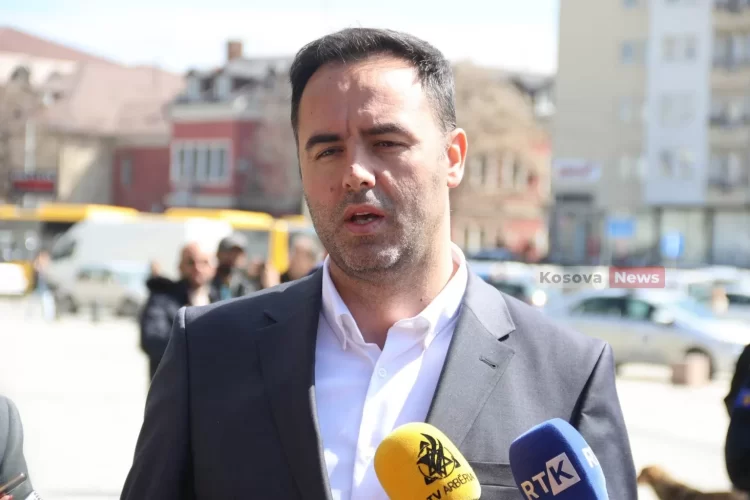 Konjufca për krizën në veri: S’kryhet kurrë nëse ndërkombëtarët na fajësojnë vetëm neve