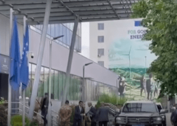 Ndihmëssekretari i Përgjithshëm i NATO-s i shkon në zyrë Kurtit