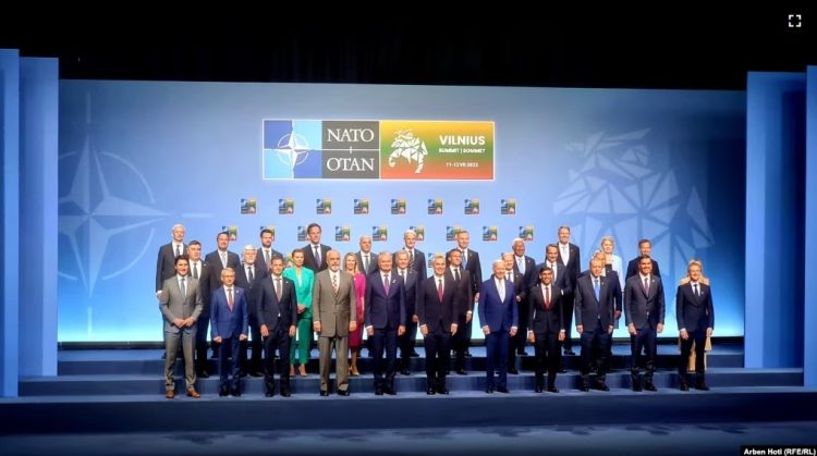 Stoltenberg: Të thjeshtëzohet procedura për anëtarësimin e Ukrainës në NATO