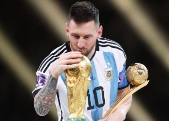 Fanella e Messi me Argjentinën në finalen e Botërorit përfundon në muzeun e FIFA-s