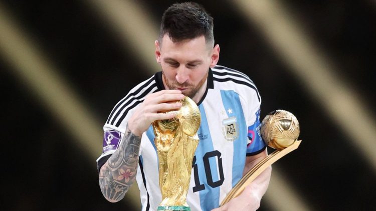 Fanella e Messi me Argjentinën në finalen e Botërorit përfundon në muzeun e FIFA-s