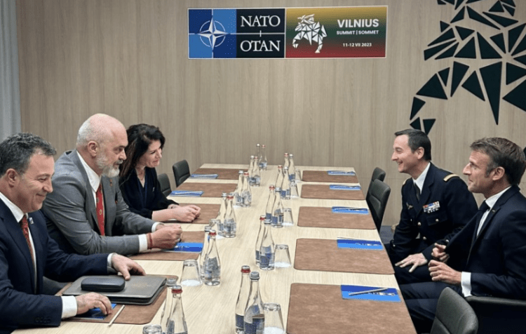 Rama takohet me presidentin francez: Po përgatitet për të ardhur në Tiranë